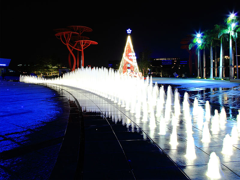 商業廣場噴泉夜景